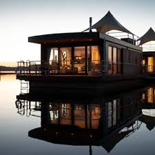 Eco Lodges Gmbh Maritime Auszeit Im Floating Village Brombachsee Eco Lodges Verwirklicht Ihren Maritimen Urlaubstraum Im Si In 2020 Schwimmende Hauser Hafen Urlaub