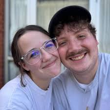 What are experiences like living at Colonial House?