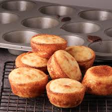 Alton brown makes perfect creamed cornbread in a cast iron skillet. My Best Southern Cornmeal Muffins The Right Recipe