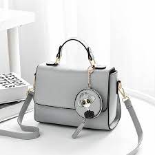 Tas cangklong produk terbaru viyar bogor model lucu, yang terbuat dari bahan kulit sintetic cleopatra tekstur lembut dan tebal, dilengkapi tali cangklong rantai dan tali panjang yang bisa diatur. Jual Jt337 Gray Tas Selempang Wanita Terbaru Cantik Grosirimpor Com