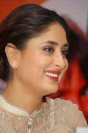 Indian Model Kareena Kapoor Face Close Up Photos Beautiful Bollywood Actress Kareena Kapoor Kareena Kapoor Khan