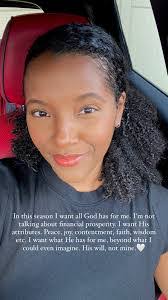 Leah Dixon's Instagram, Twitter & Facebook