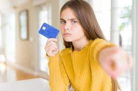 Eine kreditkarte ist eine karte zur bargeldlosen bezahlung im geschäftsverkehr und zur abhebung von bargeld an bankautomaten. Beste Kreditkarte Fur Kinder 2021 Unser Kinderkreditkarten Vergleich