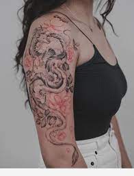 Black Top And Amazing Tattoo Tattoos Body Art Tattoos Dragon Tattoo Arm