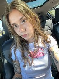 Ashley Reuer's Instagram, Twitter & Facebook