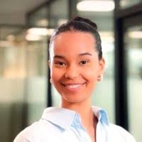 Leslie Klaus's Instagram, Twitter & Facebook