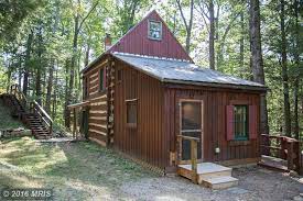 1850 S Hand Hewn Cabin 900 Square Feet Log Cabin Built In 1850 Using Hand Hewn Logs In Berkeley Springs West Vir Cabin Cabins In West Virginia Cottage Homes