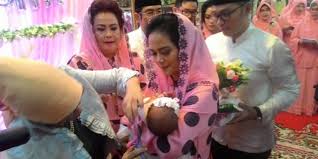 Erangannya makin membuat gairahku membara, tak sabar lagi lantas kutarik tubuh adikku agar terlentang,kusingkap baju tidurnya yang longgar dengan mudahnya, blaarrr. Tata Cara Aqiqah Anak Perempuan Dan Laki Laki Sesuai Sunnah Dream Co Id