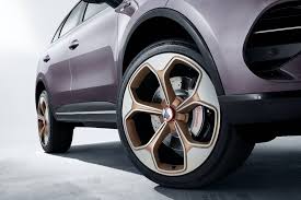 China S Denza X Electric Suv Is A Mercedes Benz In All But Name Carscoops Mercedes Automobile Industry Mercedes Benz