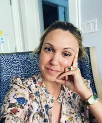 Dee Ogle's Instagram, Twitter & Facebook