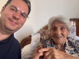 🔴100 ANNI AUGURI! Tanti cari auguri alla signora Carolina Di Luccia di  Castellabate per i suoi 100 anni. Le parole del Parroco Don Pasquale  Gargione “La affidiamo alla materna intercessione di Maria,