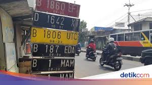 Maybe you would like to learn more about one of these? Sejarah Unik Pelat Nomor Tanpa Huruf Pada Bagian Belakang