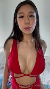 Awkie Big Titty Asian Sucking a Ice Cream Like a Cock Onlyfans Video