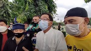 Sebelum menghembuskan napas terakhirnya, pemeran bang acip di sinetron para pencari. Kedrf6wxkbrodm