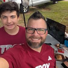 Love tailgating & cheering