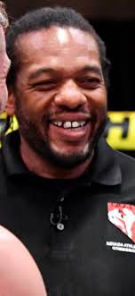 The Urban Caucasian™️ على X: "Herb Dean got teeth