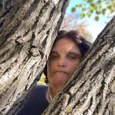 Hey everyone I just joined this group question to all of u how do u  remember to water all of ur plants ? Live in a group house in Australia  where I