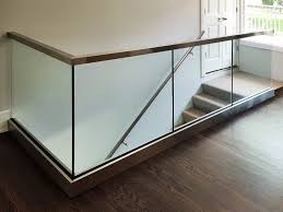 Eglass solid™ has a consistent top rail wide enough to place a drink on. Glass Railings Creative Mirror Shower