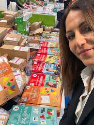 Vi racconto come è nata quest'attività ispirata a Mondrian che vi ha  incuriosito... Sto per andare a scuola e mi comunicano che dovrò fare  un'ora di supplenza di arte in seconda. Cosa