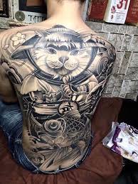 Chính vì vậy hình xăm cá chép thể hiện ý nghĩa an lành, kiên định, hóa giải sát khí tai họa cùng bệnh tật. Hinh XÄƒm Meo Tháº§n Tai Ca Chep Kin LÆ°ng Ná»­a LÆ°ng Tattoo