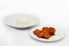 Kalau di surabaya, kamu bisa menemukannya di jalan dharmawangsa nomor 115 dan aiola eatery, jalan slamet nomor 16. Jual Nasi Ayam Tahu Bumbu Bali Dapur Rumahku