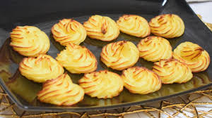 Contorni facili con patate, peperoni, piselli, radicchio, rughetta. Patate Duchessa Contorni Facili E Veloci Youtube