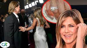 Shock Jennifer Aniston Wears Brad Pitt S Wedding Ring Again After Confirming Reunion From Sag Brad Pitt Jennifer Aniston Wedding Brad Pitt Jennifer Aniston