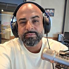 There's 6 minutes left in the Pacers vs Knicks game and Myles Turner has  the same amount of fouls as field goal attempts (3) Uhhhhhhh