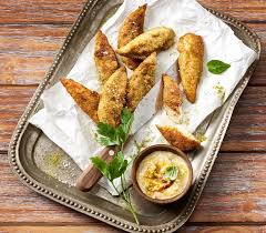 poulet nuggets mit krautern und ratatouille dip rezept rezepte lebensmittel essen schnelle mahlzeiten