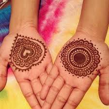 Regardless of what number of layers of cosmetics you wear, despite everything you have to apply mehndi to look finish. Best Gol Tikka Mehndi Designs 2017 2018 To Try On Events