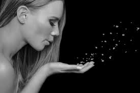 A Diamond Kiss blowing your way. Contact us for all your Diamond enquiries  and make the most of the end of financial year savings. #pinnaclediamonds  #diamondkiss #diamonds #peardiamonds #forscenestudios