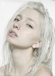 White would include mainly people of european descent. Girl Grunge And Pale Bild White Hair Girl White Hair Model Hair Grunge