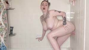 Big Tit Goth Girl se baise bien sous la douche Vid 12