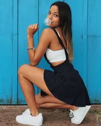 Emilia mernes y lizardo hacen karaoke en vivo Emilia Mernes Net Worth