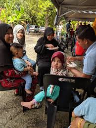 Rewang kenduri kahwin dan suasana di kampung kubu bukit gantang. Faisal Rahim Twitterren Makan Kenduri Kahwin Di Ganu Takde Meja Makan Dan Tak Perlu Khemah Cantik Cantik Yang Penting Makanan Sedap Dan Dapat Bagitau Orang Kampung Tetamu Anak Mereka Dah Kahwin Ramai Dapat Datang