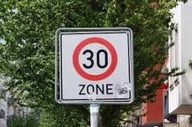 3,5 jahre kein punkt bekommen nur wegen schnelles fahren abgefahrene reifen und telefonieren wir ist. 30er Zone Regelungen Verstosse Und Bussgelder Anwalt Org