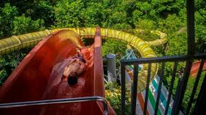 Selama ini taman ini lekat dengan keberadaan waterboom dan kolam renang saja. Promo April Tiket Masuk Bugis Waterpark Adventure Hanya Rp 50 Ribu Tribun Timur