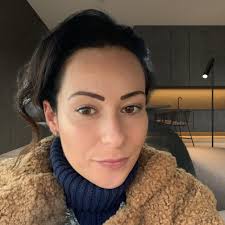 Looking for recommendations for a singer for Saturday 6th December . Will  be in a small restaurant in Hatfield heath x