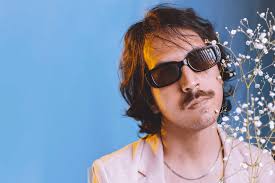 Sergio Cuello presenta nueva canción y video: "Noches enteras"