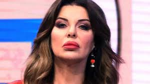 Alba parietti, ieri ed oggi. Alba Parietti Look Troppo Audace Per I Fan Hai Dimenticato I Pantaloni