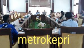 Qualifying welding procedure specification and procedure qualifying records for projects through third party certification and client specification, sembcorp marine is a leading global marine and offshore engineering group, specialising in a full spectrum of integrated solutions in ship repair, shipbuilding, ship conversion, rig. Dprd Batam Gelar Rdp Bersama Pt Smoe Terkait Rekrut Tenaga Kerja Page Metro Kepri