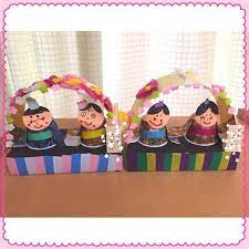 ひな祭り製作 完成 かーわーいー これは 子どもたちじゃなくてもテンション上がっちゃうやつ 台座 ティッシュの空き箱 お雛様 ヨーグルトのカップ 廃品をしっかり再利用 幼稚園 幼稚園教諭 保 ひなまつり