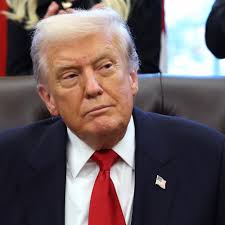 Trump veut réclamer jusqu'à 5 milliards de dollars à la BBC