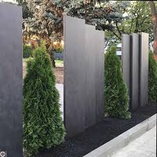 Schiefer wird auch als steinsplitter bezeichnet und im der beliebte landhausstil oder aber auch mediterrane gärten beinhalten immer auch gartenwege und. Pvc System Sichtschutz Palisade Mit Optik Schiefer