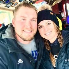 Amber Everitt's Instagram, Twitter & Facebook