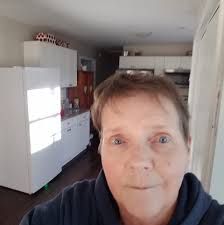 Who wants to find all of our doppelgängers? 🤪 Hubs, Me and our daughter