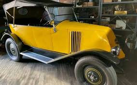 Image result for Jaune Taxi 1995 Renault