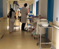 Le chu grenoble alpes est un centre de vaccination covid localisé au pavillon chatin. Chu Grenoble Alpes La Directrice Generale S En Va Mais L Inquietude Demeure Place Gre Net