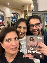 Mina Anwar's Instagram, Twitter & Facebook