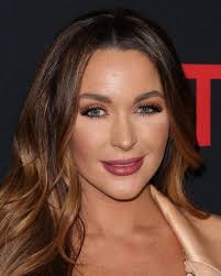 Who is Adrian Grenier dating? Adrian Grenier girlfriend, wife